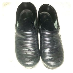 Slightly used Dansko clogs 38